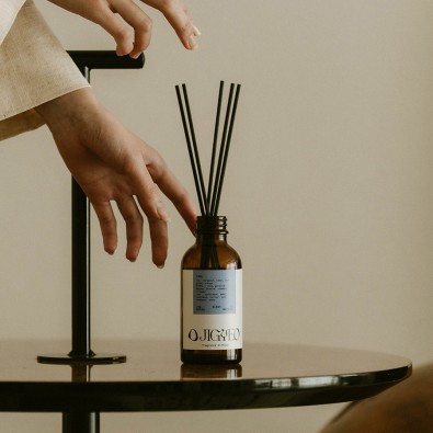 jigyeo
fragrance diffuser /  namu